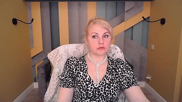 Candy Long online show from April 25, 5:43 am