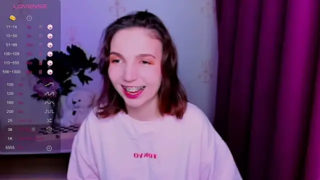 KindHazelHere  online show from April 26, 11:13 pm