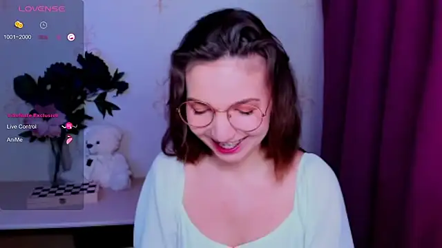 KindHazelHere  online show from April 22, 8:28 pm