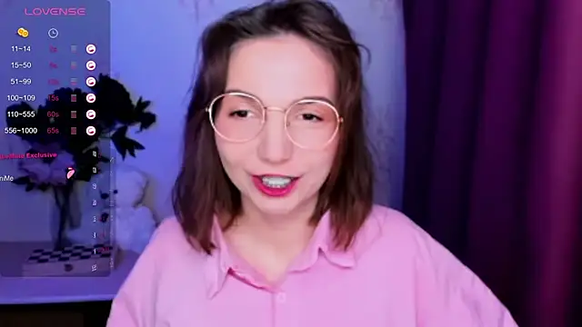 KindHazelHere  online show from April 13, 12:50 pm