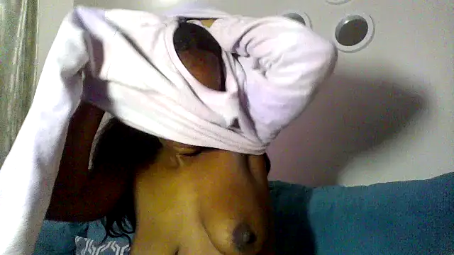 Snapshot of Hardnipples8 chatting on October 1, 11:42 pm Hardnipples8 online show from October 1, 11:42 pm