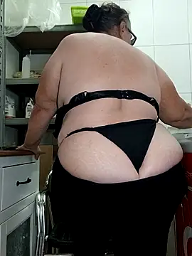 eroticjessitop online show from April 22, 5:43 pm