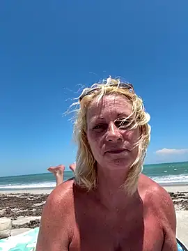 TiffaneyLove online show from April 25, 5:43 pm