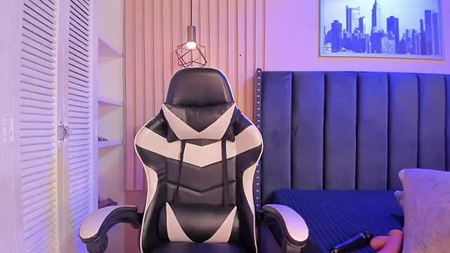 ashlye miller  online show from April 25, 4:59 am