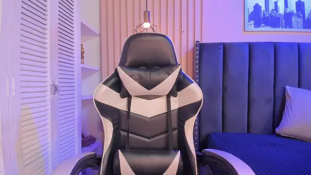 ashlye miller  online show from April 26, 3:48 am