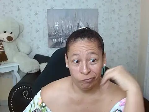 mature martina online show from April 18, 10:31 pm