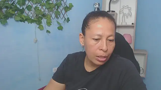 mature martina online show from November 28, 6:44 pm