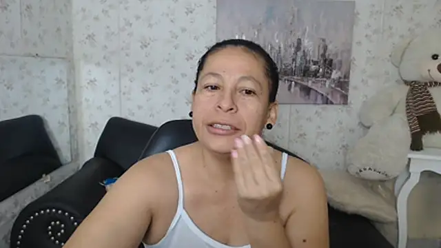 mature martina online show from June 12, 4:20 am
