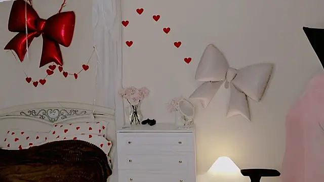 RuthMorse online show from February 21, 6:52 pm