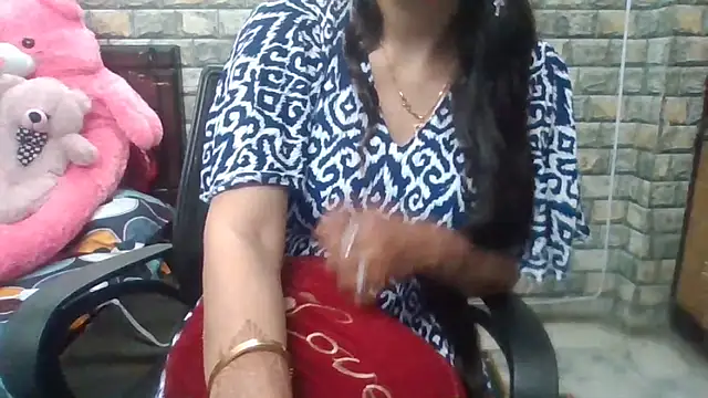 Snapshot of Sexy_iknoor chatting on October 9, 5:00 am Sexy iknoor online show from October 9, 5:00 am