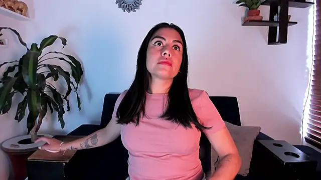 im amber online show from April 20, 12:52 pm