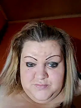 ducicsajsziii online show from March 1, 11:54 am