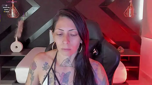 dark gotica online show from January 31, 8:18 pm