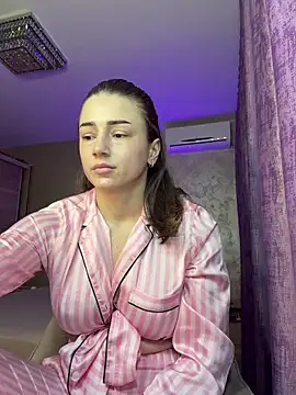 fallinginlive online show from February 2, 7:46 pm