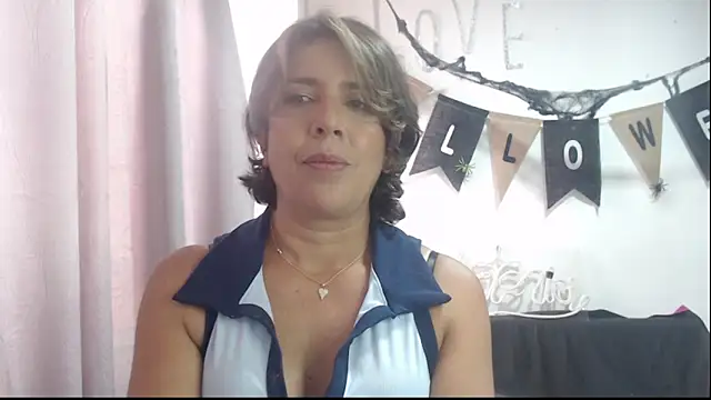 Snapshot of Victoria_meester chatting on October 11, 3:04 pm Victoria meester online show from October 11, 3:04 pm