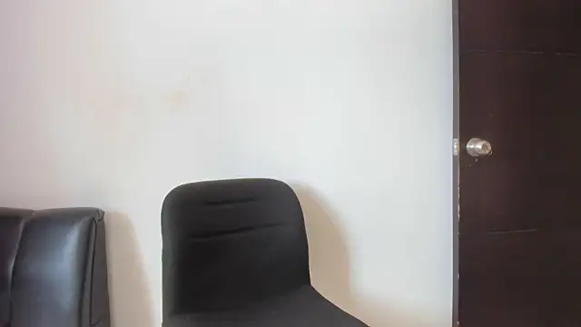 Snapshot of squirttati33 chatting on September 10, 4:51 pm squirttati33 online show from September 10, 4:51 pm