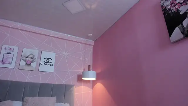 Snapshot of dolly_zoe chatting on October 2, 9:20 pm dolly zoe online show from October 2, 9:20 pm