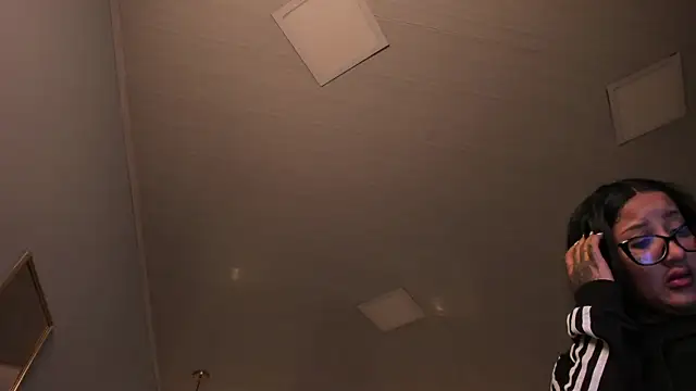 ayshel   online show from November 13, 5:28 am