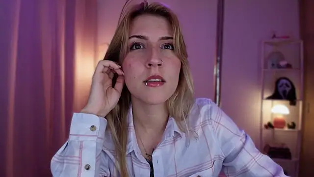 Dakotaa  online show from May 6, 1:42 am