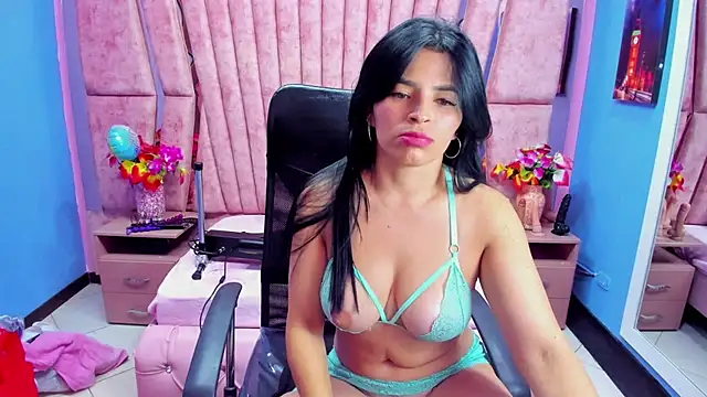 HornySkinny26 online show from November 11, 5:36 am