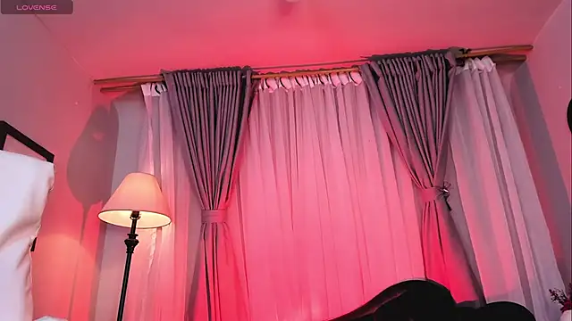 Snapshot of CoralineRicce_ chatting on October 1, 12:15 am CoralineRicce online show from October 1, 12:15 am