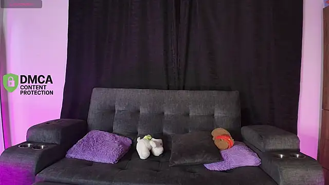 yungelitamor  online show from April 23, 5:37 am