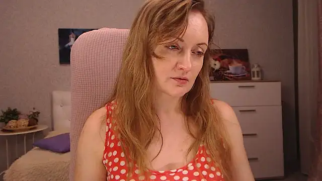 Snapshot of BettyFootFetish chatting on September 11, 2:17 pm BettyFootFetish online show from September 11, 2:17 pm