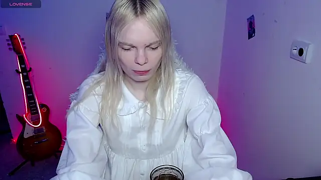 Emily Nyaffee online show from March 7, 10:17 pm