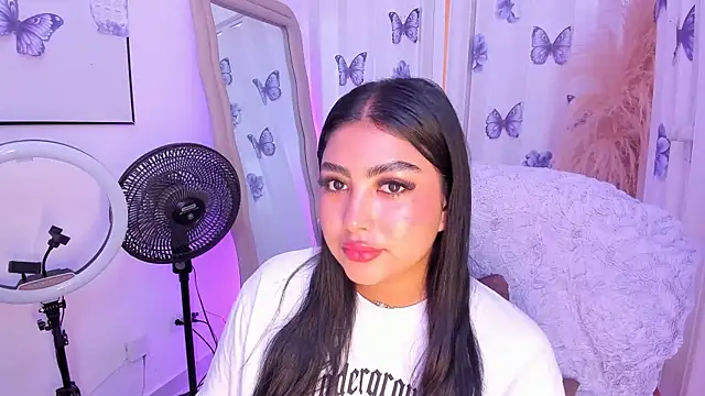 NatashaBrown12 online show from June 11, 3:09 pm