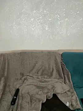 JuicyJess online show from April 24, 8:00 pm