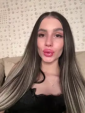 SofiaLaLight online show from April 25, 2:25 pm