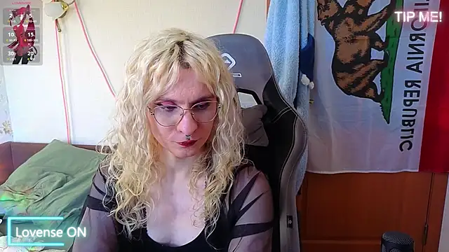 Lori Myaf online show from April 20, 3:15 pm