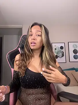 DianaHopson online show from November 11, 11:07 am