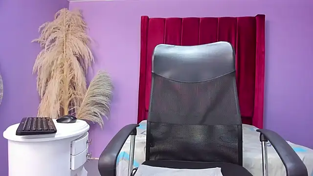 Shanelle   online show from April 26, 2:26 pm