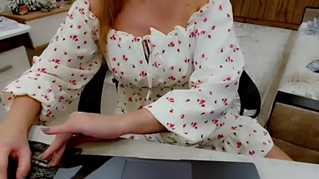 EveLove33 online show from November 26, 11:00 am