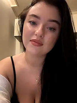 Angela Fosterr online show from November 4, 5:40 pm