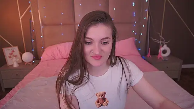 EmmyCharmm online show from March 18, 6:51 am