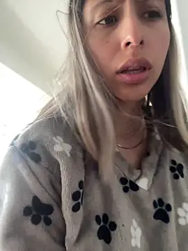 Ameellie online show from June 9, 3:33 pm