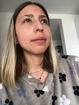 Ameellie online show from April 24, 4:10 pm