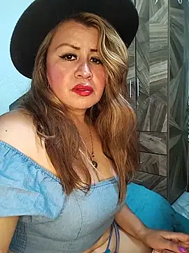isabellacen online show from May 14, 10:15 pm