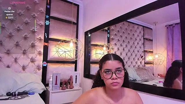 Angela lovee online show from April 18, 1:02 pm