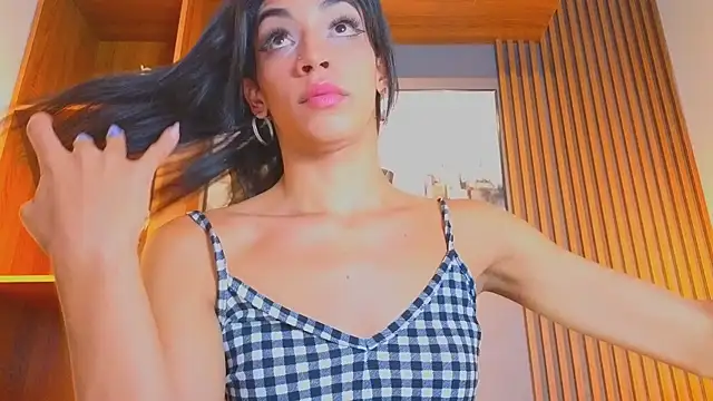 Alahia Rodriguez online show from June 18, 7:41 pm