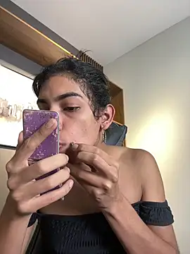 Alahia Rodriguez online show from April 21, 7:32 pm