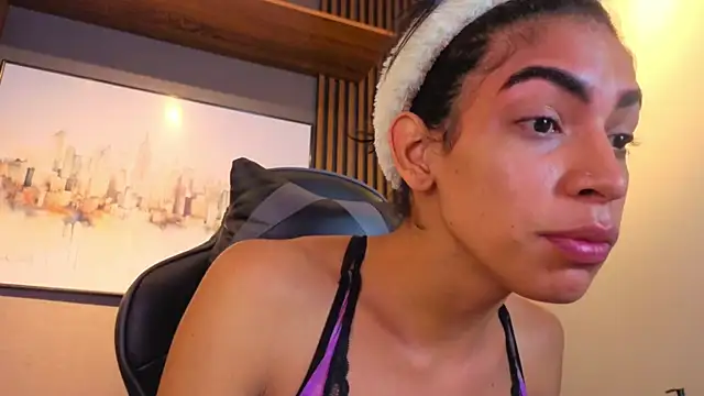 Alahia Rodriguez online show from July 20, 1:24 pm