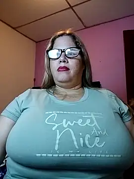 EllisW8 online show from April 26, 2:04 pm