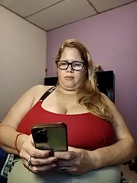 EllisW8 online show from April 18, 7:58 pm