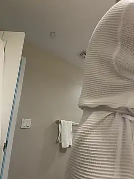 xoxoxjenn online show from July 4, 4:36 pm