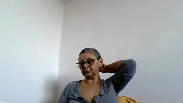 roseblak42 online show from November 21, 9:33 am