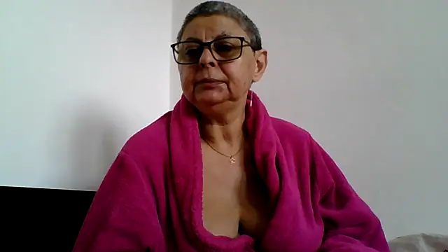 roseblak42 online show from April 13, 8:04 am