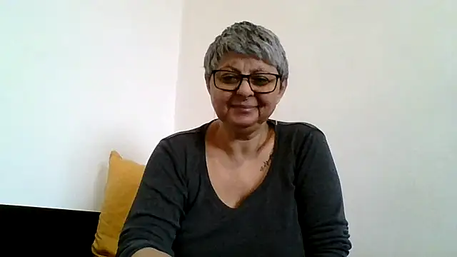 roseblak42 online show from March 22, 9:26 am